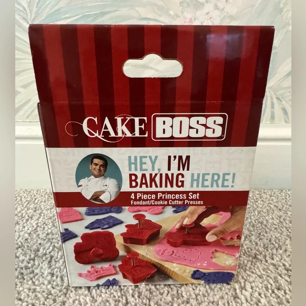 NWT Cake Boss Princess Cookie Cutter Set 4 Pieces Dress, Crown, Castle, Carriage